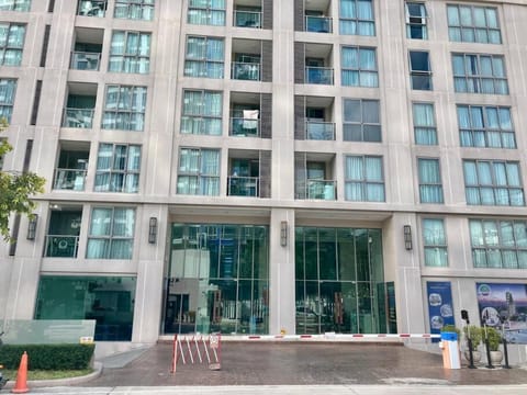 Property building, Facade/entrance