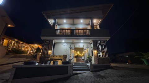 Property building, Restaurant/places to eat, Lobby or reception