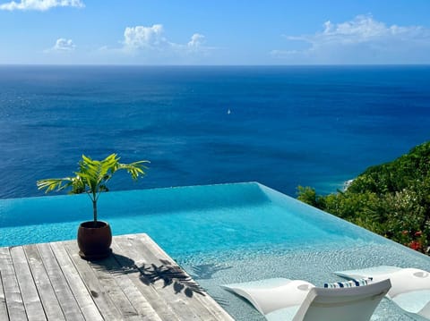 Balcony/Terrace, Sea view, Swimming pool, sunbed
