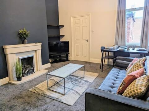 Comfortable stay at our 3BR flat near the city Apartment in South Shields