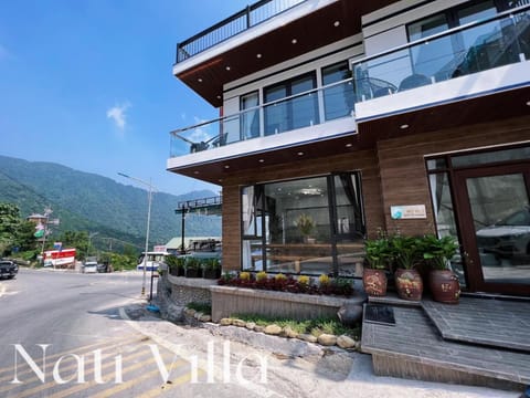 Property building, Day