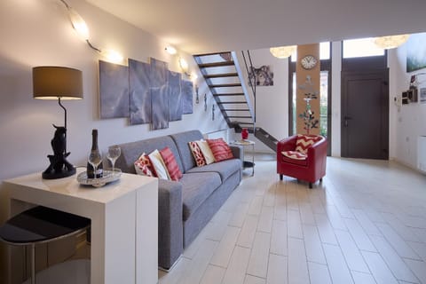 Living room, Lounge or bar