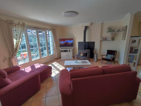 Maison familiale avec piscine et grand jardin House in Provence-Alpes-Côte d'Azur