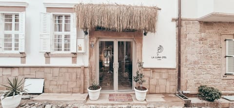 Property building, Facade/entrance