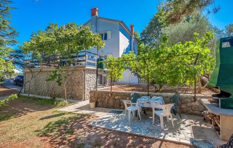 Property building, Patio, Spring, Garden, Garden