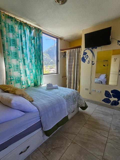 Bed, TV and multimedia, View (from property/room)