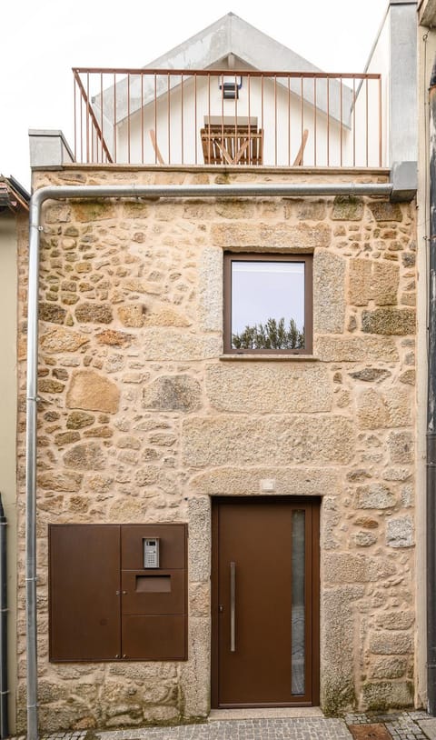 Facade/entrance, Day, Landmark view