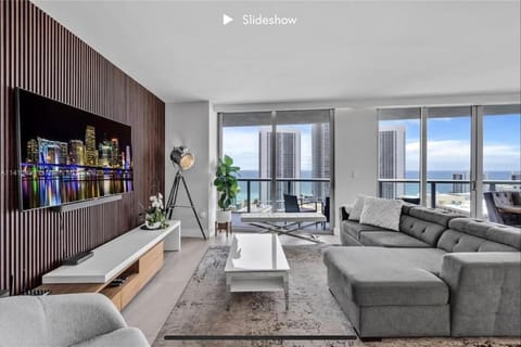 Apartment 3B/3B Bay View Apartment in Hallandale Beach