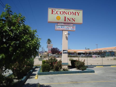 Economy Inn Motel in Victorville