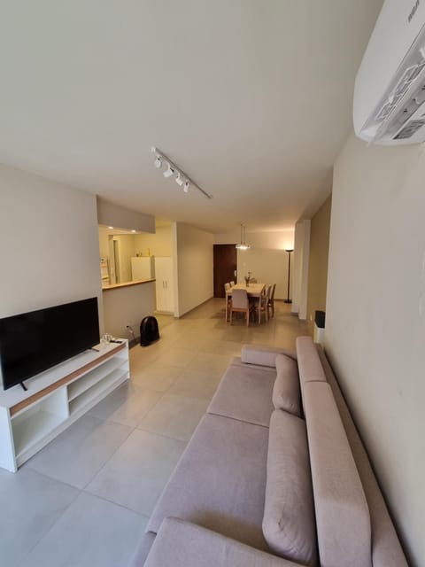 Communal lounge/ TV room, TV and multimedia, Kitchen or kitchenette, Living room, Seating area