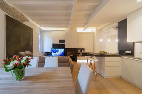 Kitchen or kitchenette, Living room, Dining area