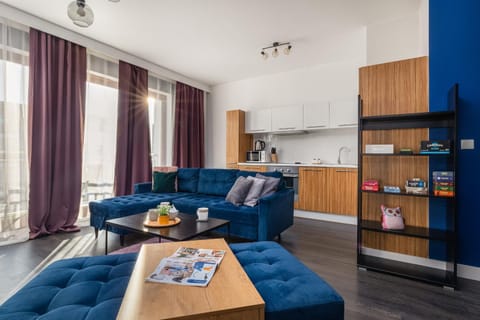 Kitchen or kitchenette, Living room, Seating area