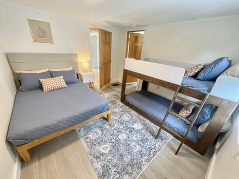 Beachfront 4 BR Spacious House! [Coastal Haven] House in Southwest Harbor