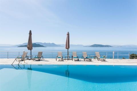 Day, Natural landscape, Pool view, Sea view, Swimming pool, sunbed