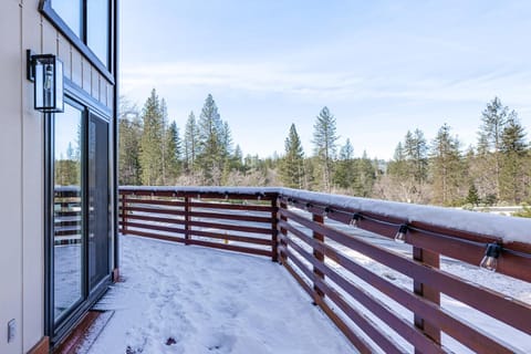Serene Cabin Retreat Between Murphys and Arnold Cabin in Murphys