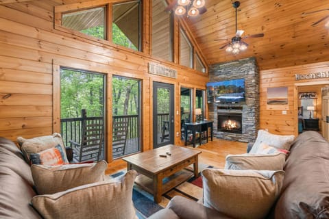 Hickory Hollow Lodge cabin Cabin in Sevier County