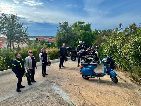 Villa Montalbo vue mer avec grande terrasse & plage à proximité - idéale famille et groupe de 2 à 10 personnes Villa in Corsica