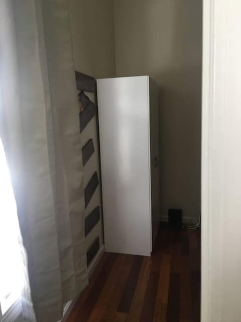 Meet the browns with parking Apartment in Schenectady