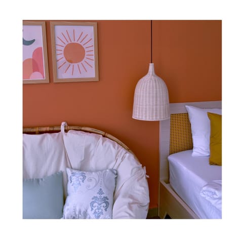 Bed, Living room, Photo of the whole room, Seating area, Bedroom