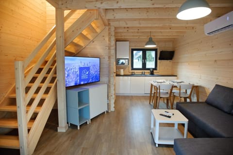 TV and multimedia, Kitchen or kitchenette, Living room, air conditioner