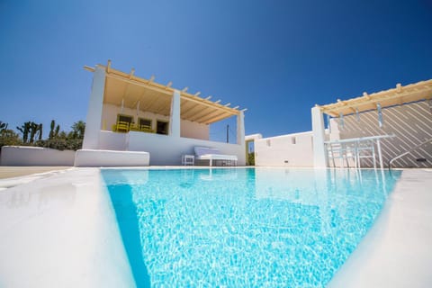 Facade/entrance, Summer, Swimming pool