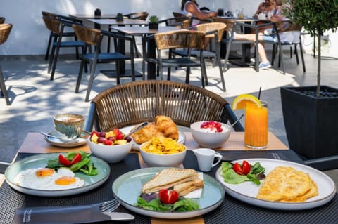 Restaurant/places to eat, Food and drinks, Food, Breakfast, Continental breakfast