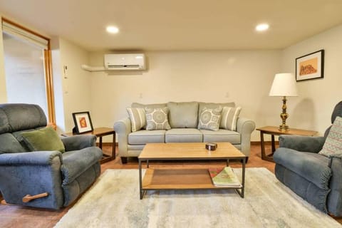 Violet @ Stella Ruby Cottages - Steps to Downtown Apartment in Moab