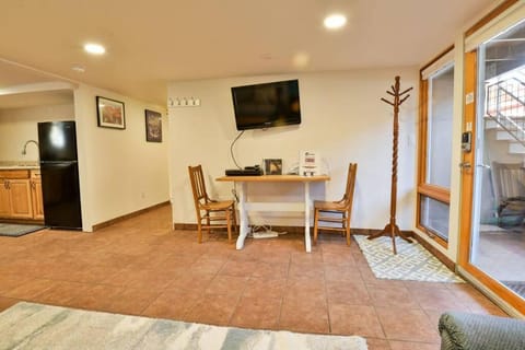 Violet @ Stella Ruby Cottages - Steps to Downtown Apartment in Moab