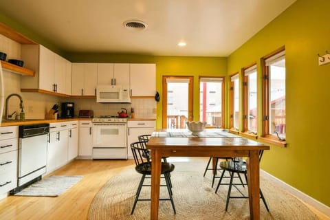 Hazel @ Stella Ruby Cottages - Steps to Downtown! Apartment in Moab