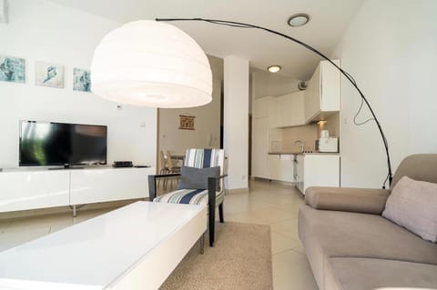 TV and multimedia, Seating area