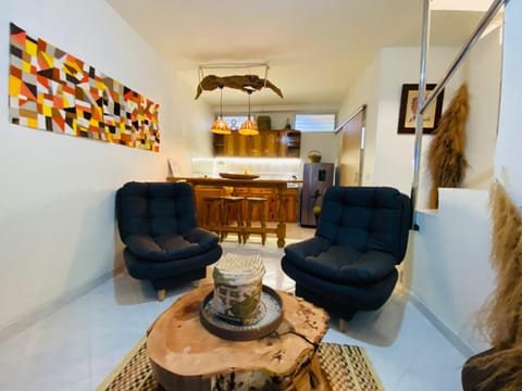 Kitchen or kitchenette, Living room, Seating area, kitchen