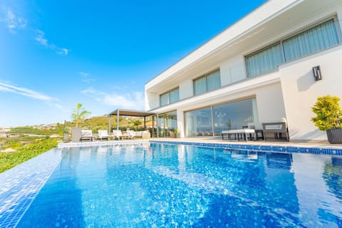 Balcony/Terrace, Pool view, Swimming pool