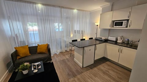 Kitchen or kitchenette, Living room