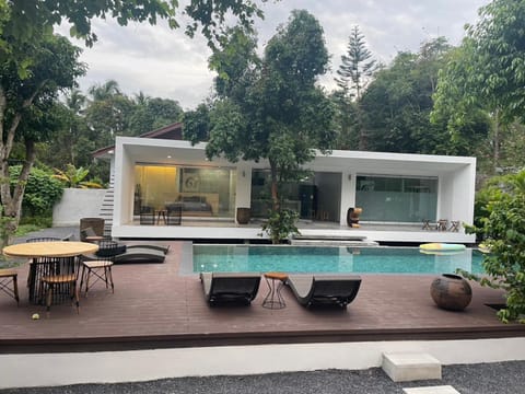 Pool view, Swimming pool, sunbed