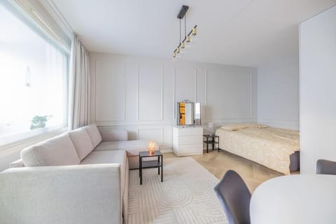 30m2 studio - 500m from train station to Airport and Helsinki city centre Apartment in Helsinki
