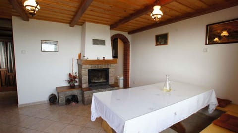 Summer, Dining area, fireplace