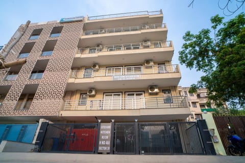 Property building, Day
