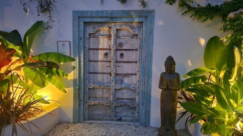 Garden, Internal: Not applicable to any particular room