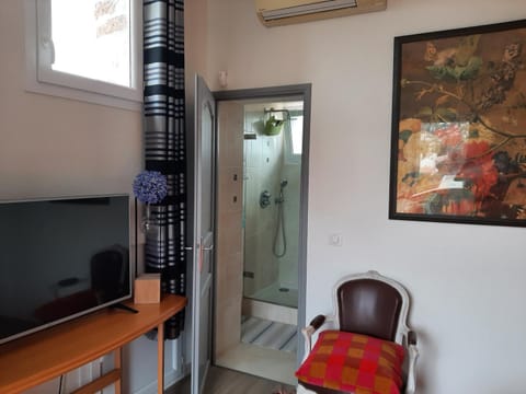 Chambre d hote independante dans pigeonnier Vacation rental in Mandelieu-La Napoule