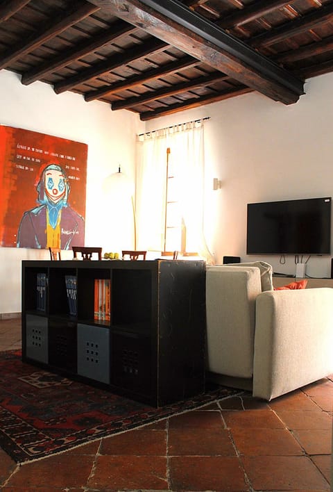 TV and multimedia, Living room, Dining area, air conditioner