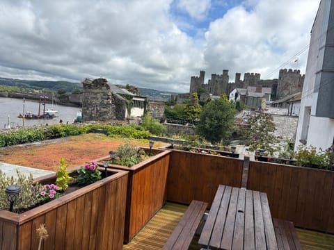 Compton House 1 Apartment in Wales