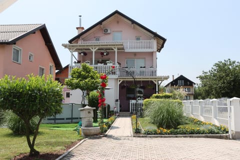 Property building, Day, Garden