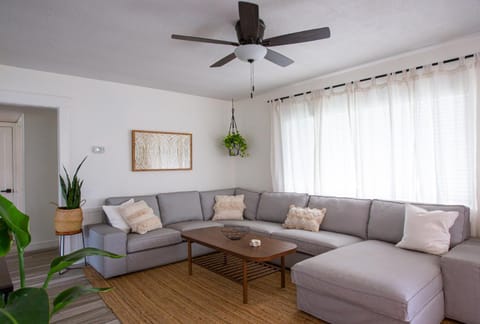 Corner Casa (w Bikes!) Beach Home (3bd/2ba) House in Jacksonville Beach