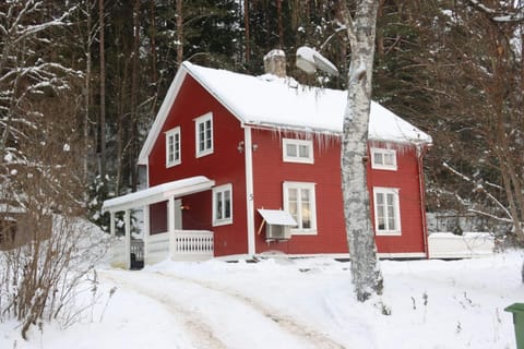 Property building, Day, Winter