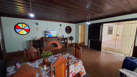 Communal lounge/ TV room, Living room, fireplace, internet