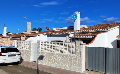 Property building, Street view, Parking