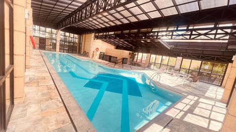 Pool view, Swimming pool, sunbed
