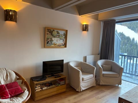 Appartement spacieux, balcon - 8 pers. - FR-1-425-218 Apartment in Arâches-la-Frasse