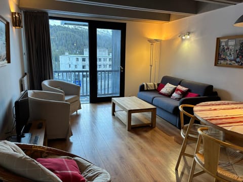 Appartement spacieux, balcon - 8 pers. - FR-1-425-218 Apartment in Arâches-la-Frasse