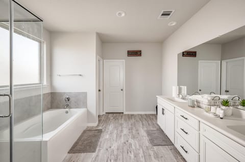 M&J Luxury Home Chalet in Houston